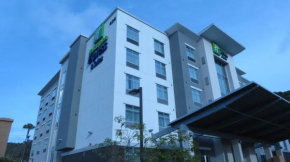  Holiday Inn Express & Suites San Diego - Mission Valley, an IHG Hotel  Сан Диего